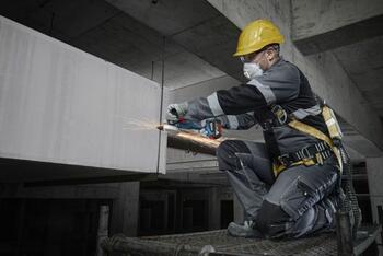 Akumulatora slīpmašīnas GWS 18V-8 PROFESSIONAL BOSCH 06019N9000 (06019N9000)