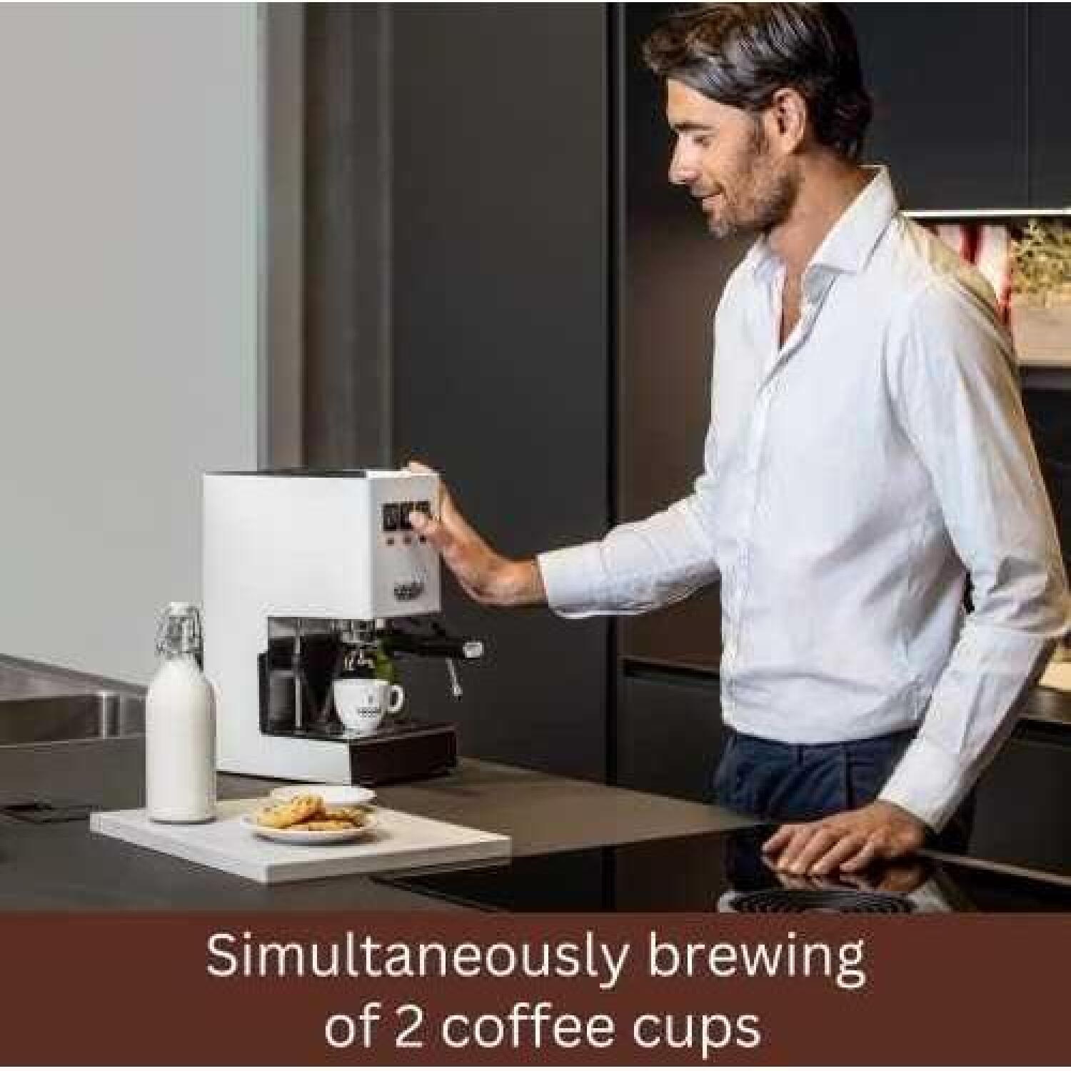 Gaggia Кофемашина RI9481/13 Classic E24, 15 бар, 2.1 л, полуавтоматическая, встроенный капучинатор, polar white (RI9481/13)