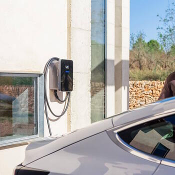 Sienas uzlādes stacija elektroauto 22kW Type 2 32A 3 fāzes ar 5m kabeli WiFi smart Trydan Pro V2C (INUPRO22T25)