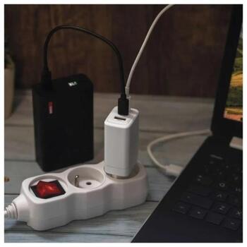 Emos Универсальное USB настенное зарядное устройство GaN V05G65, 65 W, 100–240 V, 3x USB, быстрая зарядка, защита от перегрузки (V05G65)