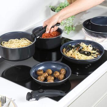 Russell Hobbs Pannu komplekts RH03321EU7, 20cm, 24cm, 28cm, 16cm, 18cm, 20cm, tumši zils, alumīnijs, noņemami rokturi (RH03321EU7)