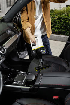 KARCHER VC 4 Cordless myHome Car, 1.198-632.0, 21.6V, 0.65l, 78dB, 30min, беспроводной, без мешка, для уборки авто (1.198-632.0)
