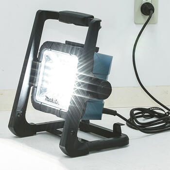 LED фонарь 18B / 230V, DEADML805 Makita (DEADML805)