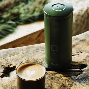 Outin портативная кофемашина A000002, 10W, 0.7kg, 20bar, 0.08l, 7500mAh, 92°C, 180s, USB, 12V, 24V, темно-зеленый, автоматическая (OutinNanoGreen)