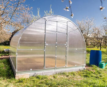 Siltumnīca KLASIKA TUBE 3x10m (30m2) ar pamatiem un 4mm polikarbonāta pārklājumu; 4779037492503 (154)