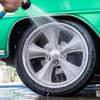 Meguiar's G14324 Hot Rims Безопасное и глубокое средство для очистки алюминиевых дисков с защитой 710 мл (G14324)