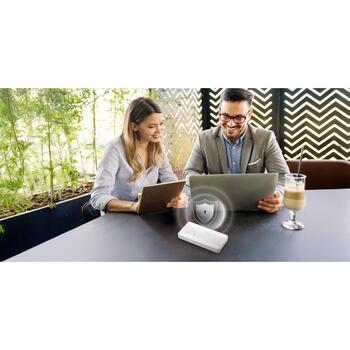 D-Link F518 5G NR AX1800 Wi-Fi 6 мобильный роутер, 802.11ax, 8000mAh, 16ч, WPA3, USB-C (F518)