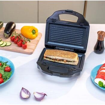 Zelmer Sviestmaižu tosteris ZSM7900 71404983P, 900 W, 2 šķēles, maināmās plāksnes, nepiedegošs pārklājums, aizslēdzams vāks (71404983P)