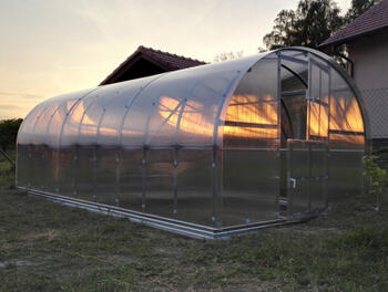 Siltumnīca KLASIKA 30 - 3 x 10m - 6mm polikarbonāta 4779037490486 KLASIKA GREENHOUSE (4779037490486)