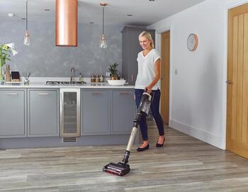 Shark Stratos IZ400EUT аккумуляторный пылесос для сухой уборки 309Вт 0,7л до 60мин Clean Sense IQ PowerFins Plus Pet Pro черный (VACUUM CLEANER IZ400EUT SHARK)