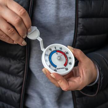 Bioterm термометр 024500, от -50°C до +50°C, ±2°C, биметаллический, самоклеящийся, прозрачный пластик, компактный (024500)