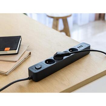 Tracer Удлинитель TRALIS47685, 5м, 4 розетки, 3x USB A, графит, выключатель, заземление (TRALIS47685)