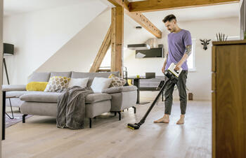 KARCHER VC 4 Cordless myHome Car, 1.198-632.0, 21.6V, 0.65l, 78dB, 30min, беспроводной, без мешка, для уборки авто (1.198-632.0)
