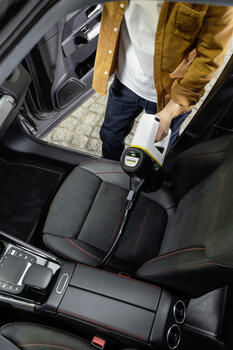 KARCHER VC 4 Cordless myHome Car, 1.198-632.0, 21.6V, 0.65l, 78dB, 30min, беспроводной, без мешка, для уборки авто (1.198-632.0)