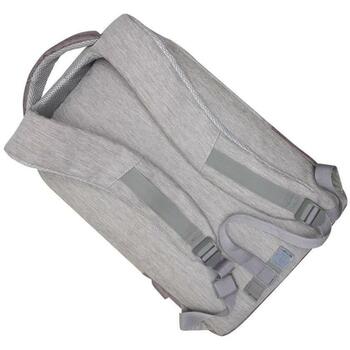 Rivacase Чехол 7562GREY/MOCHA, 39.6см, 635г, 120мм, 305мм, 460мм, 1 передний карман, USB порт, водоотталкивающий (7562GREY/MOCHA)