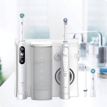 Oral-B электрическая зубная щетка iO6 OxyJet, 2 насадки, 5 режимов, белая, аккумуляторная, для взрослых, Bluetooth, таймер 2 мин (iO6 OxyJet)