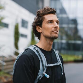 Thule Mugursoma 10L 3205077, 2.5L ReTrakt hidratācijas sistēma, 10L tilpums, poliesters, 0.65kg, sānu kabatas (3205077)