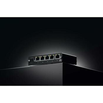Teltonika коммутатор TSW114000000 5 x Gigabit Ethernet 10/100/1000, IP30, DC, 2000 MAC адресов, настенное крепление (TSW114000000)