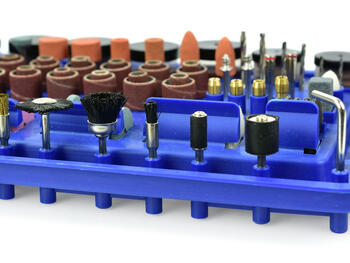 Rotācijas instruments ar elastīgu vārpstu un aksesuāru komplektu 222 gab., G81223 GEKO (G81223)