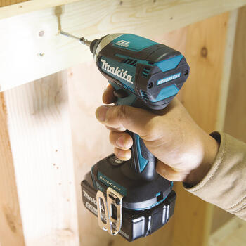 Аккумуляторный ударный шуруповерт 18В, DTD154Z Makita (DTD154Z)