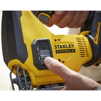 Аккумуляторный лобзик 18В, V20, 2x4Ач, SFMCS600M2K-QW STANLEY (SFMCS600M2K-QW)