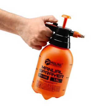 Kompakts rokas pneimatiskais dārza smidzinātājs – fumigators 1.5 L 2.5–3 bar regulējama metāla sprausla HDPE korpuss 2.5–3 m 70-146 Polax (70-146)