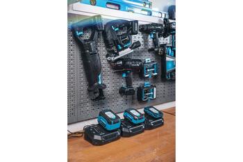 Hogert HT2E241-A60 akumulators, 18V, 6.0Ah, Li-Ion, 0.96kg, aizsardzība pret pārkaršanu, pārlādēšanu, īssavienojumu (HT2E241-A60)