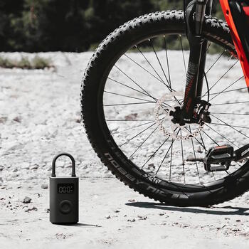 Kompakts pārnēsājams elektriskais gaisa kompresors ar digitālo spiediena mērītāju un automātisku spiediena apturēšanu Portable Electric Air Compressor 2 BHR7112GL Xiaomi (BHR7112GL)