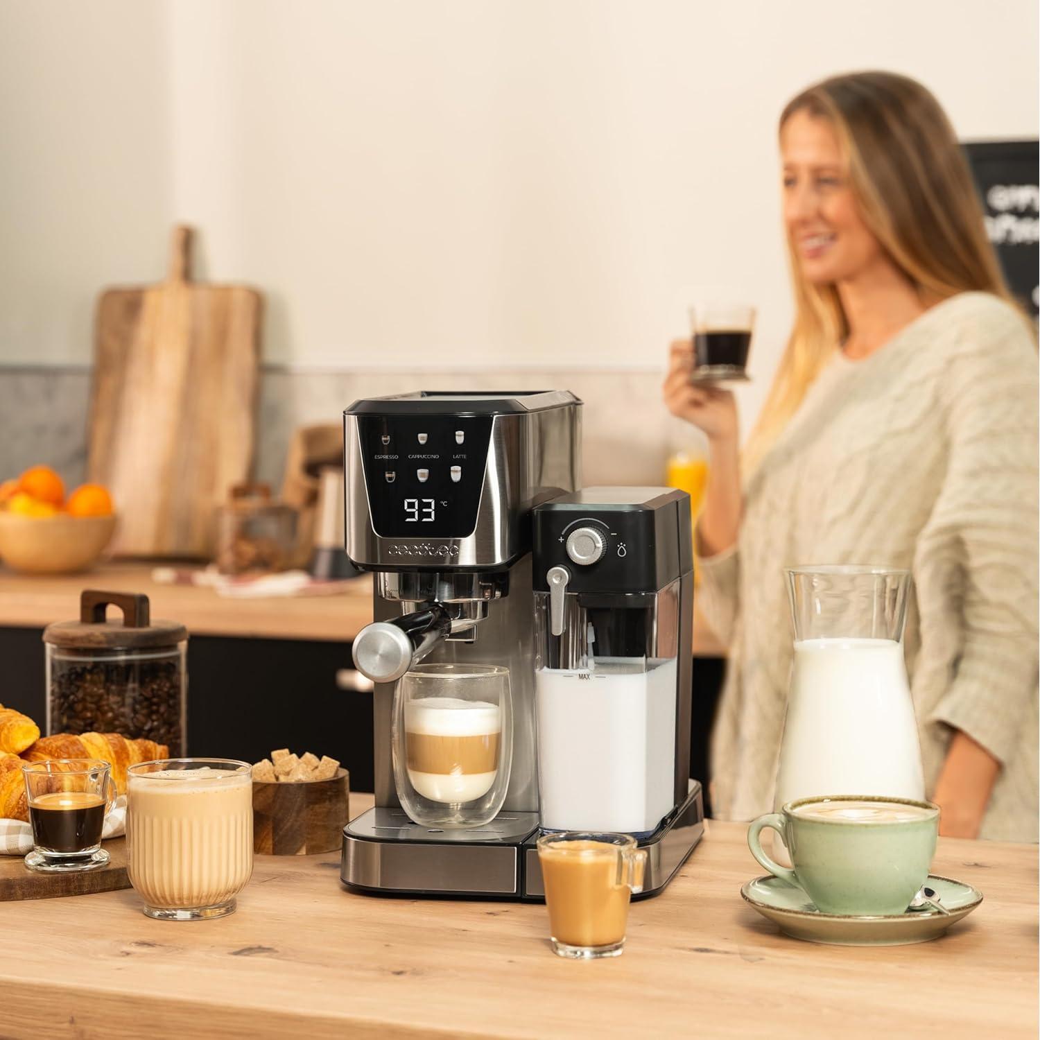 Cecotec Кофеварка Power Espresso 20 Cream 651, 1350 Вт, 20 бар, встроенный вспениватель молока, полуавтоматическая (651)