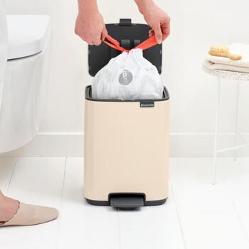 BRABANTIA atkritumu tvertne ar pedāli, 7L, Soft Beige (237928)