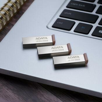 Adata USB флеш-накопитель UR350-256G-RSR/BK 256 ГБ, USB 3.2 Gen 1, скорость чтения 100 МБ/с, металлический корпус (UR350-256G-RSR/BK)