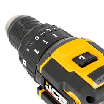 JCB JCB-18PKIT-2 Professional 18V kompakts instrumentu komplekts urbjmašīna-skrūvgriezis 75Nm trieciena skrūvgriezis 230Nm 2x5.0Ah akumulatori 4.5A lādētājs (JCB-18PKIT-2)