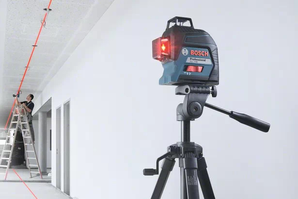 Линейный лазер GLL 3-80 (4x1,5V AA, Чемодан) 0601063S00 BOSCH (0601063S00)