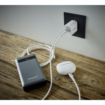 Intenso адаптер питания USB-A/USB-C/7803012, Входное напряжение 100-240 В, Максимальное выходное напряжение 20 В, 2 выхода (7803012)