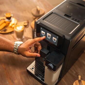 Cecotec кофемашина Cremmaet Latte Touch A01_EU01_115413, 19 бар, 1500 Вт, 1.1 л, 150 г, суперавтоматическая (A01_EU01_115413)