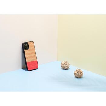 Man&Wood чехол M8644B, совместим с Apple iPhone 12/12 Pro, 6.1, дерево, поликарбонат, красный (M8644B)
