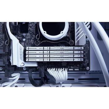 Kingston FURY Beast оперативная память KF564C32BWE-32, 32GB, 6400MT/s, DDR5, CL32, DIMM 288-pin, 1.4V, EXPO, белый, радиатор (KF564C32BWE-32)