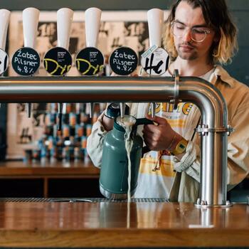 Stanley The Easy-Pour Growler Classic 2801941067, 1,9 л, нержавеющая сталь, вакуумная изоляция, герметичная крышка, без BPA (2801941067)