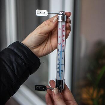 Bioterm термометр 020600, от -50°C до +50°C, 20см, без ртути, алюминиевая рамка, оконное крепление (020600)
