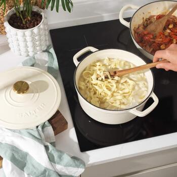 Salter Chester кастрюля BW13771C, 3.4L, чугун, 24.2cm, кремовый, с крышкой, совместима со всеми плитами (BW13771C)
