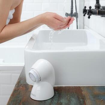 Homedics FAC-600-EU Compact Cleansing Brush, 3 насадки, IPX7, 3 ч зарядка, пульсация, розовое золото/белый (FAC-600-EU)