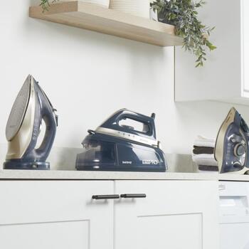 Beldray Powerlite BEL01621FVDE gludeklis, 3200W, keramikas zole, 200g/min tvaiks, 320ml, vertikālais tvaiks, pretpilēšana (BEL01621FVDE)