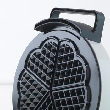 Trebs 13100 вафельница, форма сердца, 1000W, 230°C, 5 вафель, 5 температур, белый (13100)