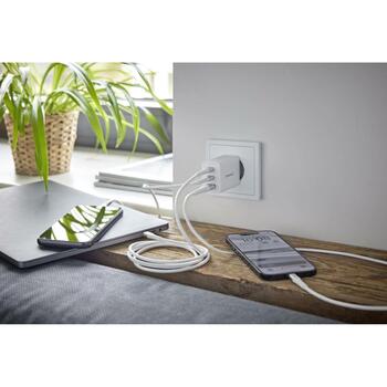 Intenso блок питания 7806512, 100-240 В, 20 В, 3 А, 2xUSB-C, 1xUSB-A, быстрая зарядка, белый (7806512)