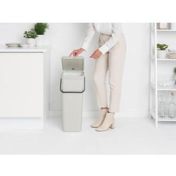 Brabantia Sort & Go мусорное ведро 214424, 40 л, 62 см, 34,5 см, 26,8 см, пластик, с крышкой, настенное крепление (214424)