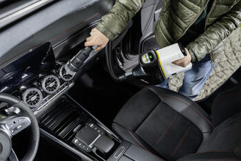 Karcher VC 6 Cordless ourFamily Car 1.198-672.0, 25.2В, 800мл, 50мин, <78дБ, беспроводной, без мешка, 2-в-1 (1.198-672.0)