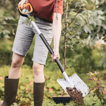 Lāpsta ar spicu galu Xact 1200mm 1066729 FISKARS (1066729)