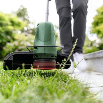 Триммер аккумуляторный EasyGrassCut 18V-26, 1x2.5Ah, 260мм 06008C1C03 BOSCH (06008C1C03)