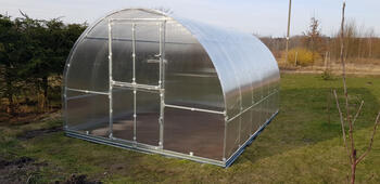 Siltumnīca KLASIKA TUBE 3 x 4m ar pamatiem - 6mm polikarbonāts 4779037491575 KLASIKA GREENHOUSE (4779037491575)