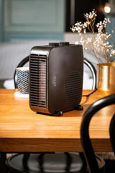 Super kompakts un efektīvs ventilatora sildītājs 2000W 2 jaudas līmeņi Melns AD7725B Adler (AD 7725b)